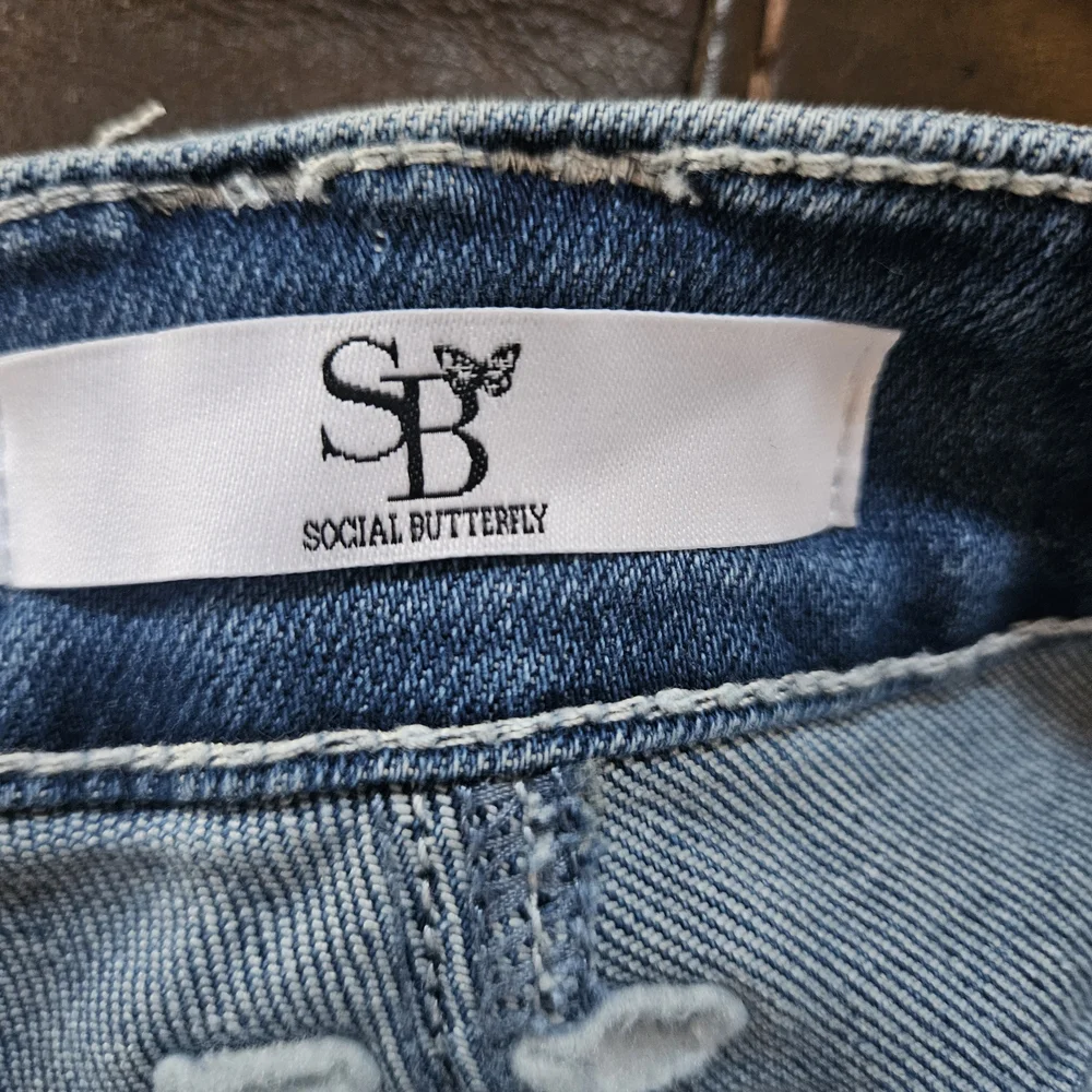 Social Butterflies Embroidered Pink Cross On Pockets💗 Blue Jean Shorts